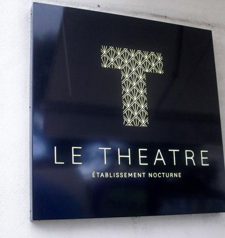Le théatre panneau rétroéclairé